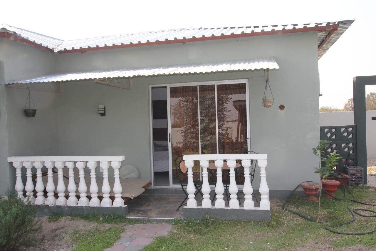 Villa Graf Ongwediva Exteriör bild